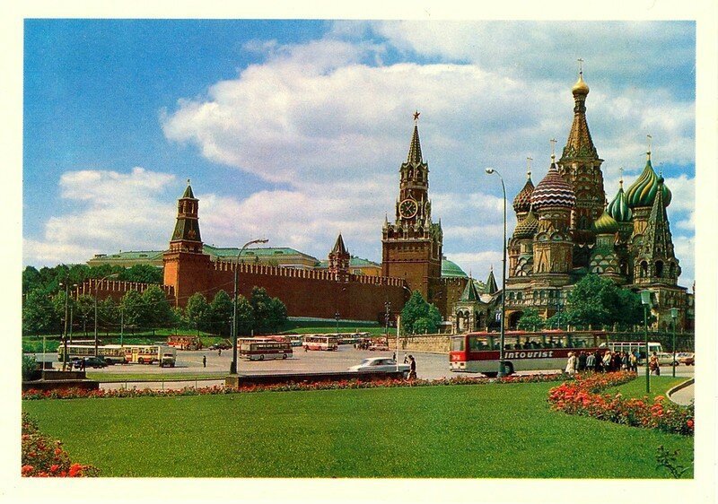 Вид на Кремль и Покровский собор (храм Василия Блаженного). Фото В.Полякова.