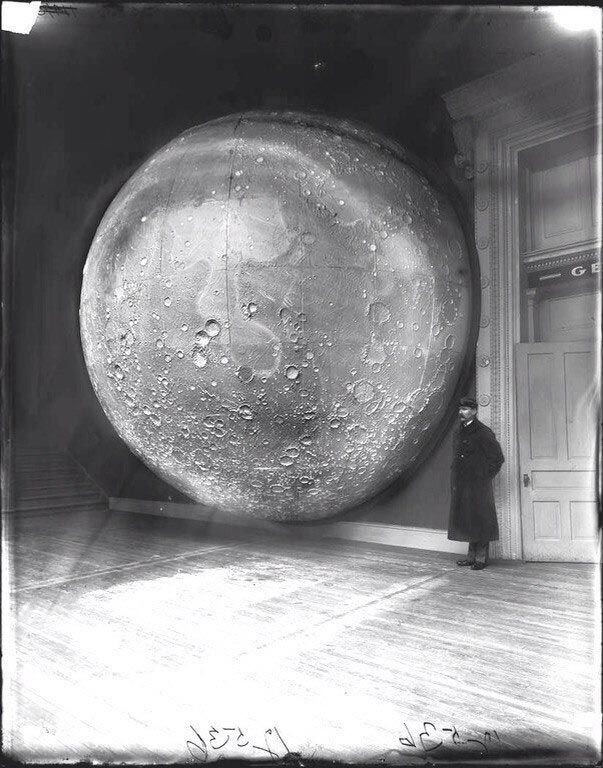 Модель Луны в музее Чикаго, 1894 г.