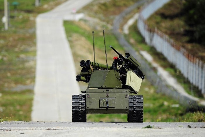 «Платформа-М» - роботизированный танк на службе ВС России