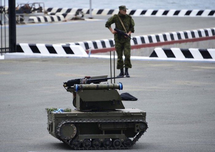 «Платформа-М» - роботизированный танк на службе ВС России