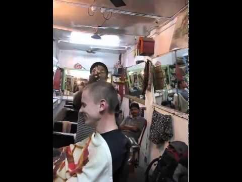 Массаж в индийской парикмахерской 