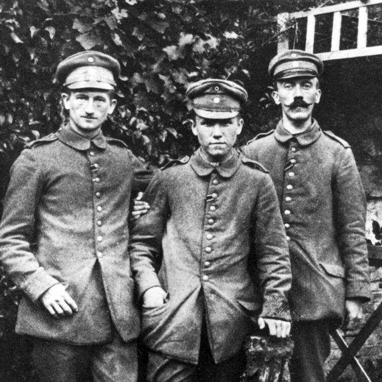 Адольф Гитлер (справа), 1914 г.