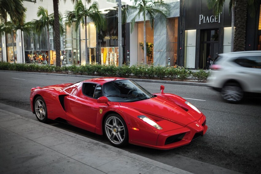 Флойд Мейвезер решил продать свой Ferrari Enzo 