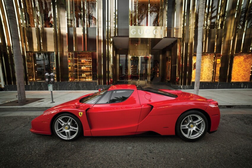 Флойд Мейвезер решил продать свой Ferrari Enzo 