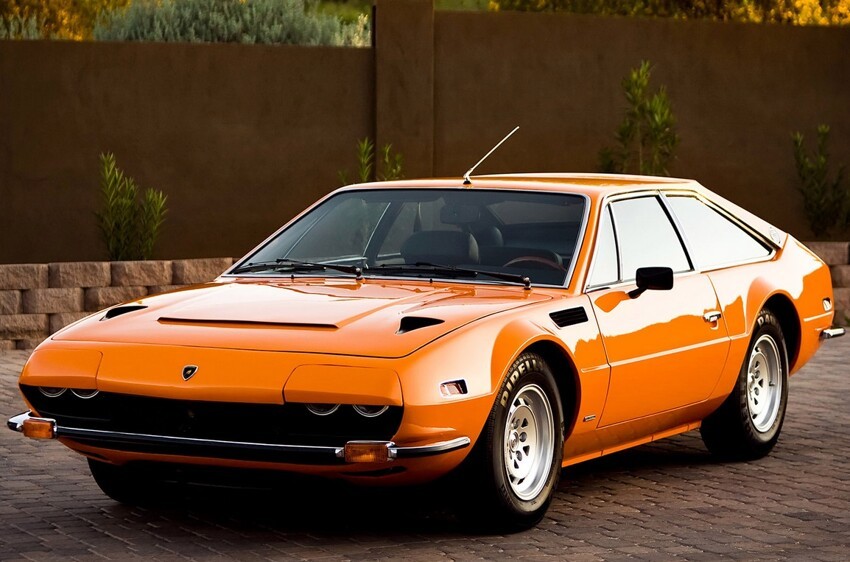 1970 год, Lamborghini Jarama, странный спорткар с «полуприкрытыми» фарами. 