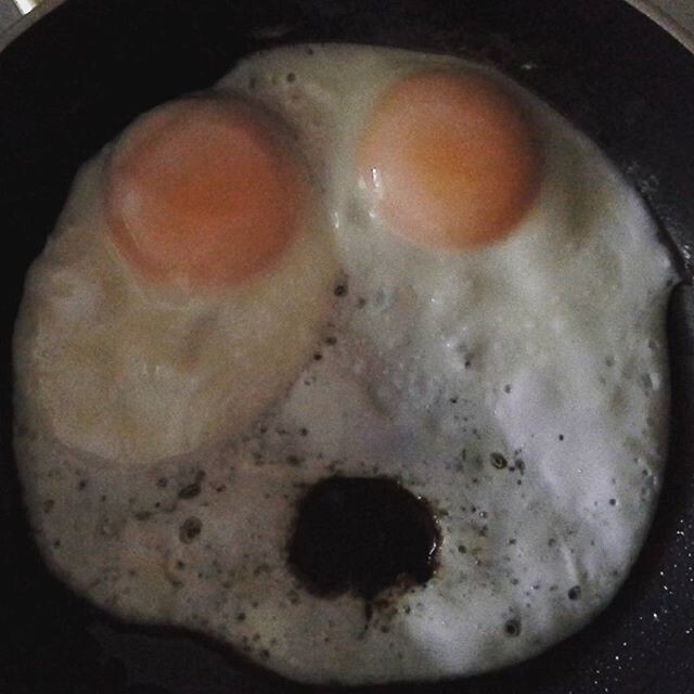 Жарим яйца