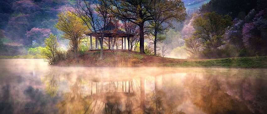Зеркальные отражения пейзажей в озерах и реках Южной Кореи