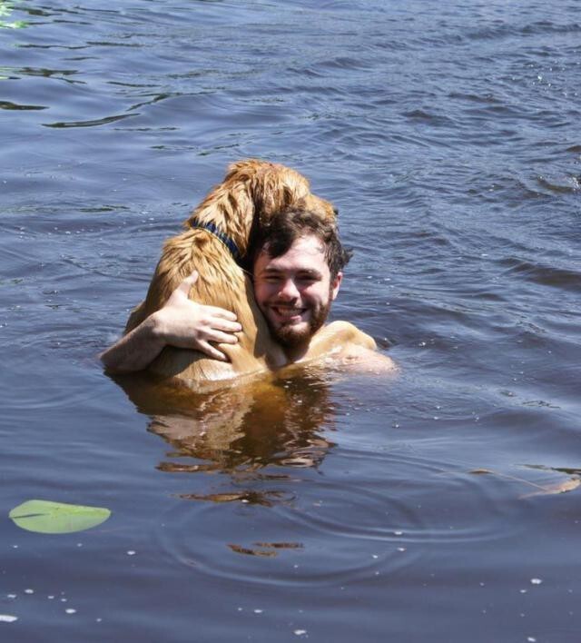 11. Эта собака обещает попробовать поплавать в следующем году