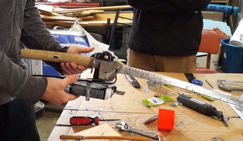 Фанат Fallout 4 сделал меч из этой игры