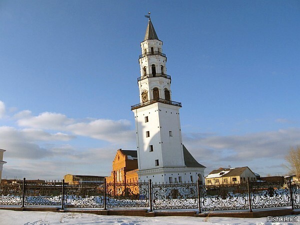 Невьянская падающая башня  расположена в городе Невьянске Свердловской област...