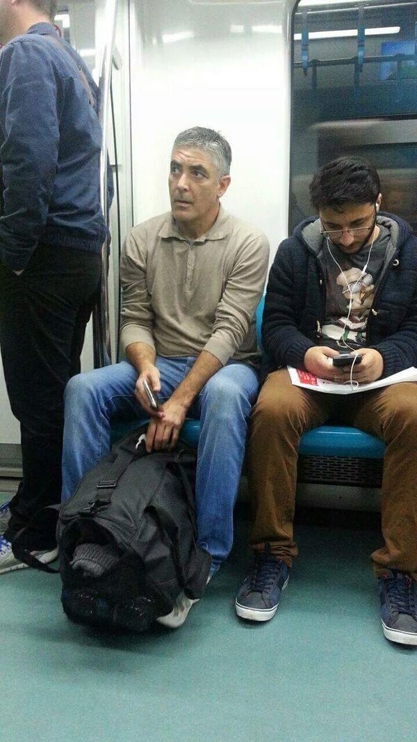 Клуни в вагоне метро?
