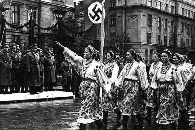 Обыкновенный фашизм тогда и сегодня на Украине (найди отличие).