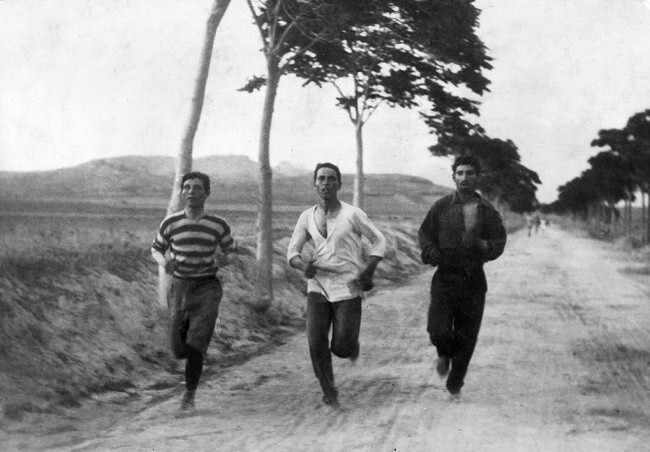 Марафонцы на первых современных Олимпийских играх, Афины, Греция, 1896 год.