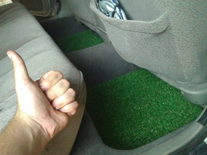 Зеленые коврики в машину