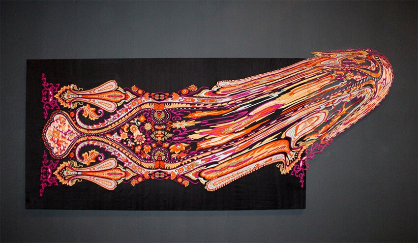 «Тающие ковры»: Художник создаёт необычные вещи на основе традиционных азербайджанских ковров