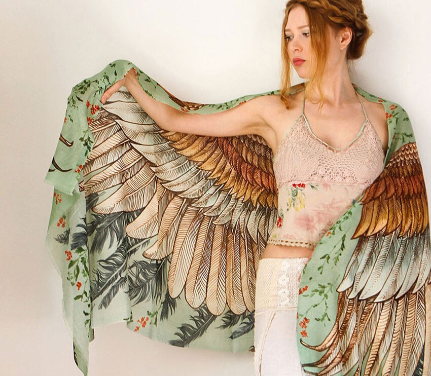 Художница и дизайнер превращает модниц в красивых птиц