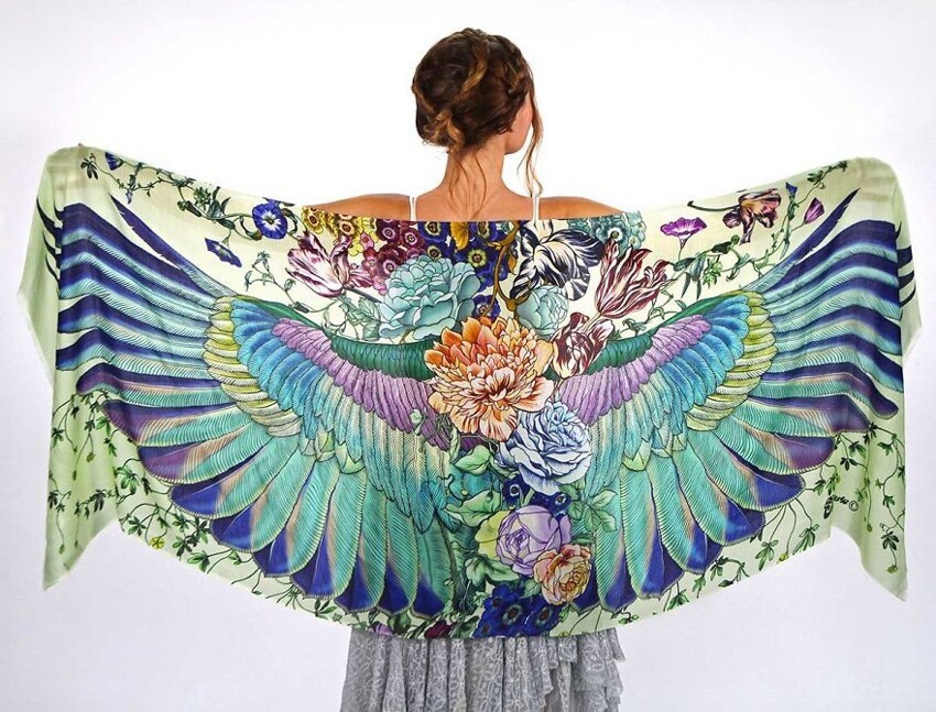 Художница и дизайнер превращает модниц в красивых птиц