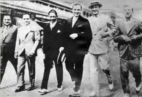Аль Капоне с друзьями-гангстерами, 1929 г .