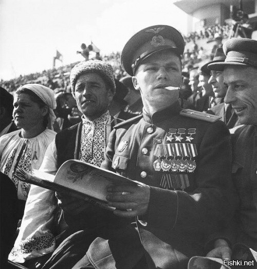 Иван Кожедуб на стадионе "Динамо", 1946 год, Москва