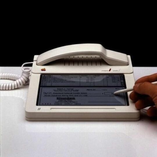 Прототип эппловского тачскрина из 1983 года: