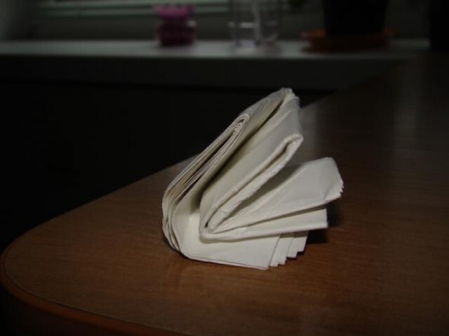 Вне зависимости от толщины ни одна бумажка не может быть согнута пополам более 7 раз
