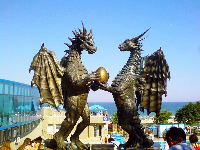 Влюбленные драконы, Варна, Болгария
