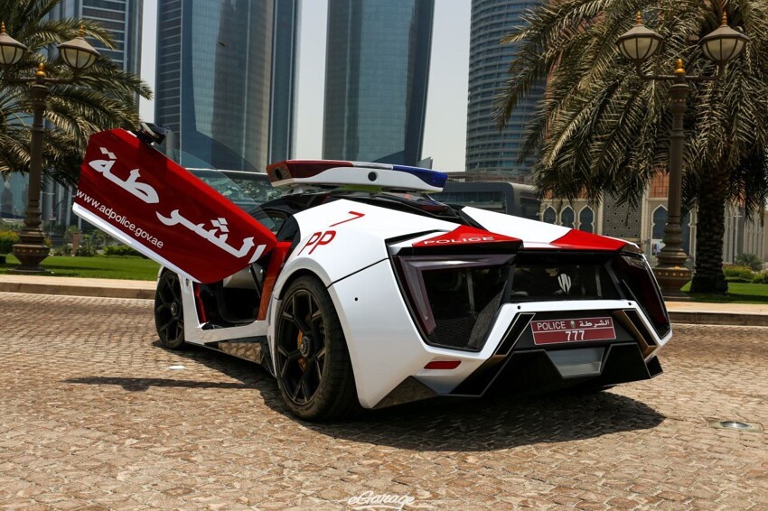 Самый редкий суперкар в мире купила полиция Абу-Даби