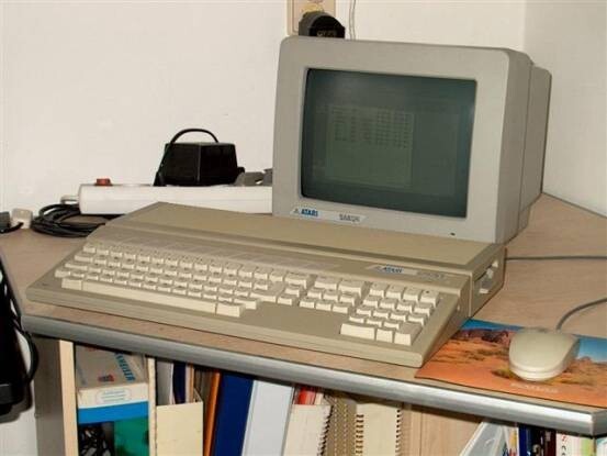 Персональный компьютер Atari 1040ST