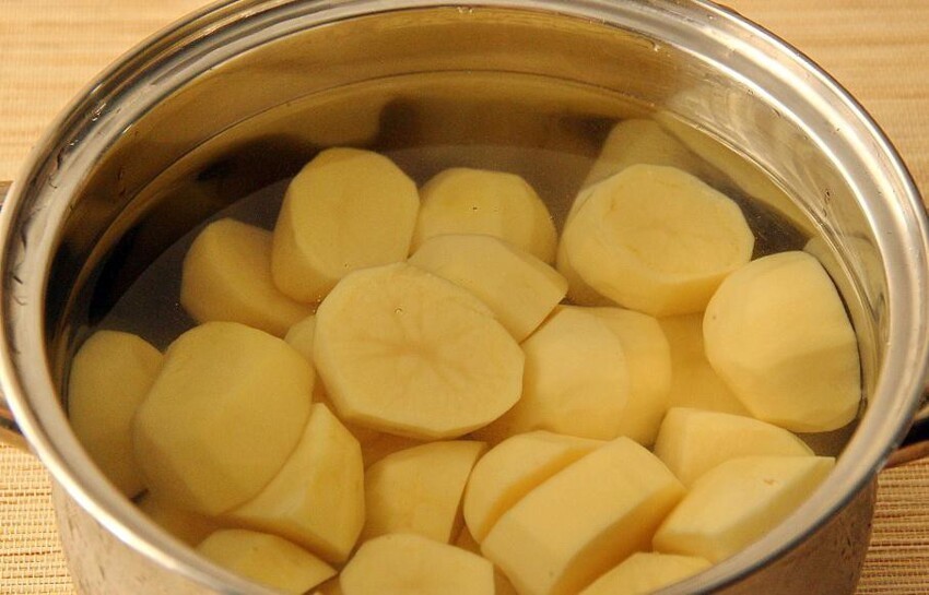 Рецепт картофельных клецек в томатно-сметанном соусе
