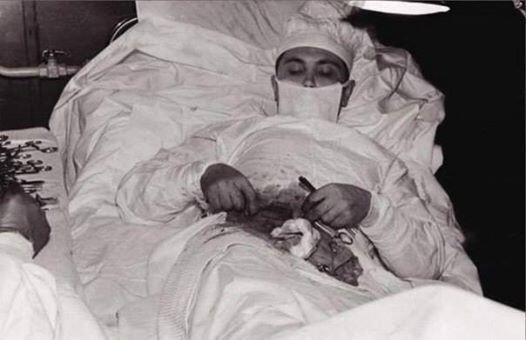 Леонид Рогозов, операция по удалению острого аппендицита самому себе. 1961 г.