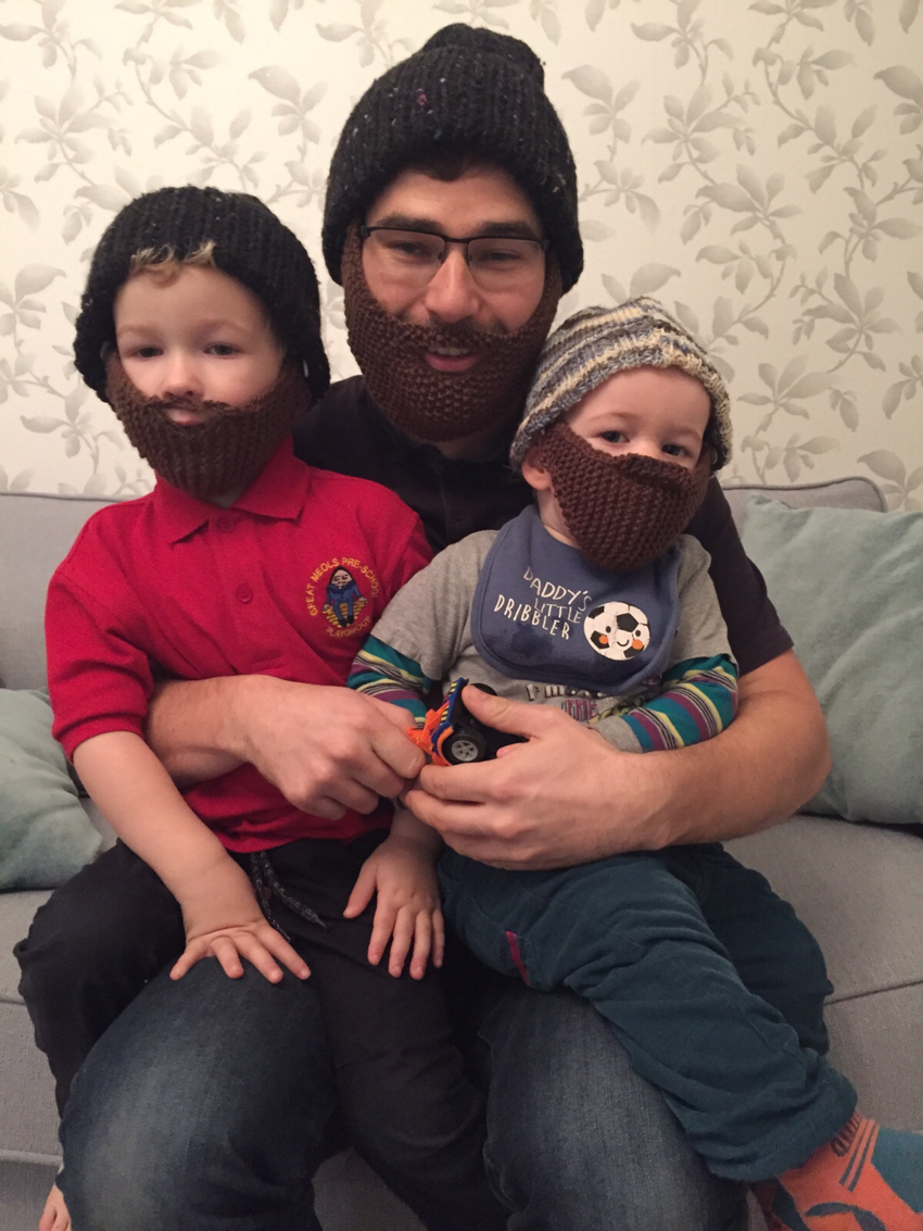 Дети обзавелись бородами