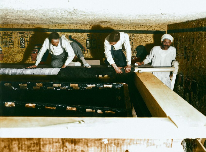 История обнаружения гробницы Тутанхамона в "цветных" фотографиях