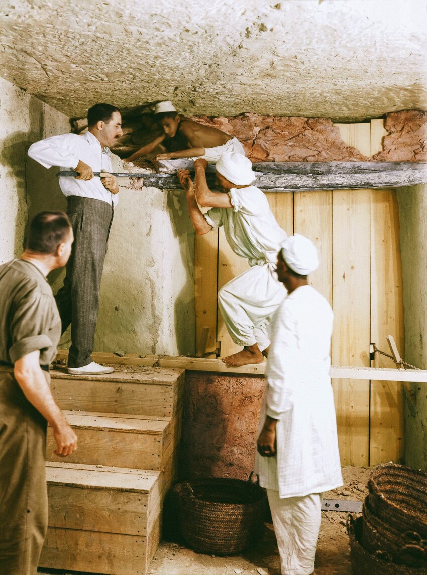 История обнаружения гробницы Тутанхамона в "цветных" фотографиях