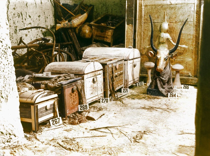 История обнаружения гробницы Тутанхамона в "цветных" фотографиях
