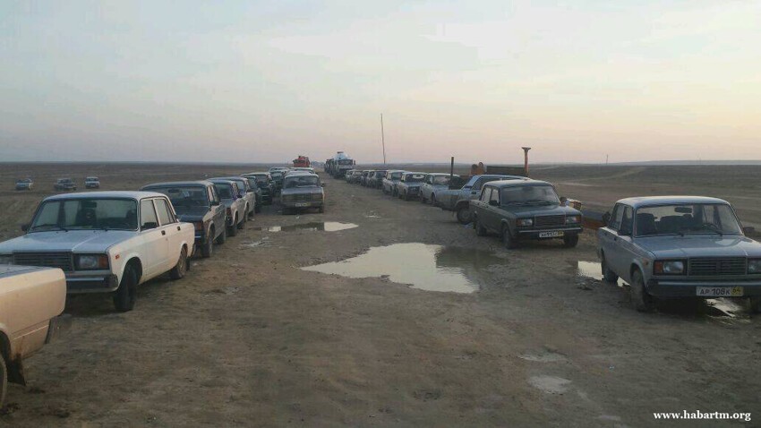 Свалка Жигулей на туркмено-казахстанской границе