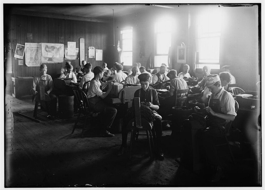 2. Фабрика сигар. Индианаполис, США. 1908 год.