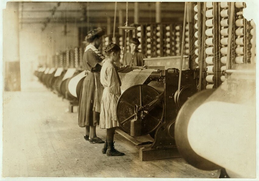 8. Девочка на ткацкой фабрике, Северная Каролина. 1908 год.