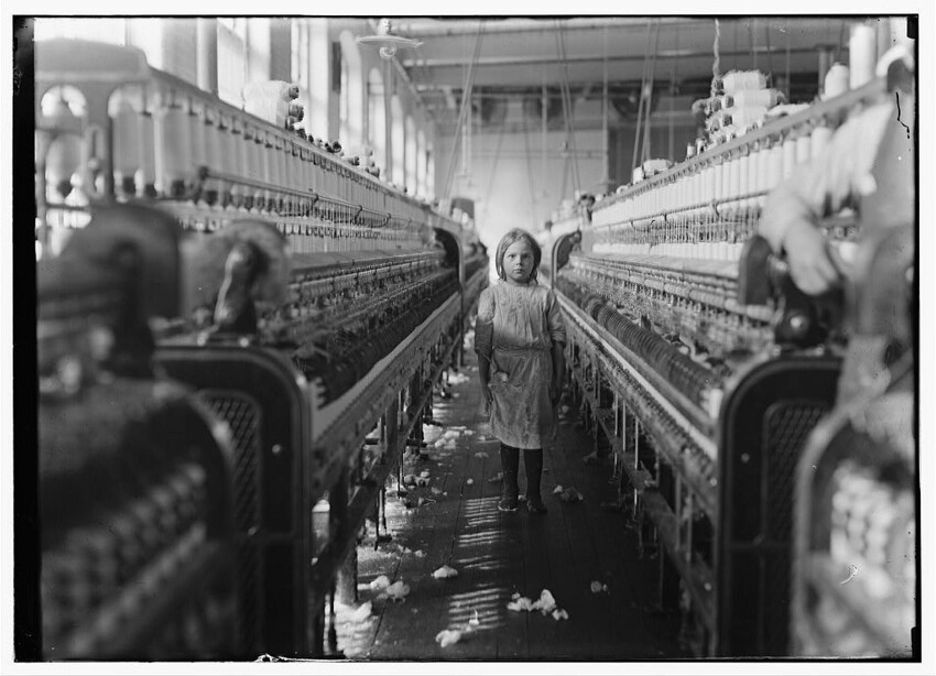 21. Маленький работник ткацкой фабрики в Ньюберри, Северная Каролина. 1908 год.