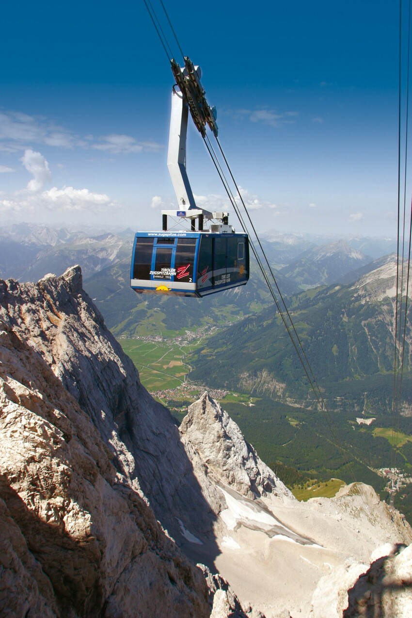 Цугшпитце - самая высокая точка на территории Германии, высота - 2962 м. 