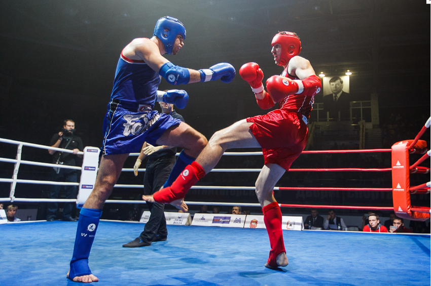 Boxing город. Экипировка Muay Thai. Экипировка для кикбоксинга. Экипировка для занятия тайским боксом. Оборудование для тайского бокса.