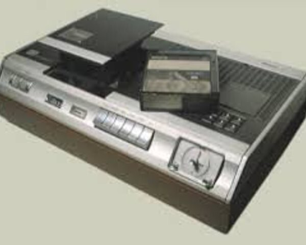 Первые Видеомагнитофон но не только 