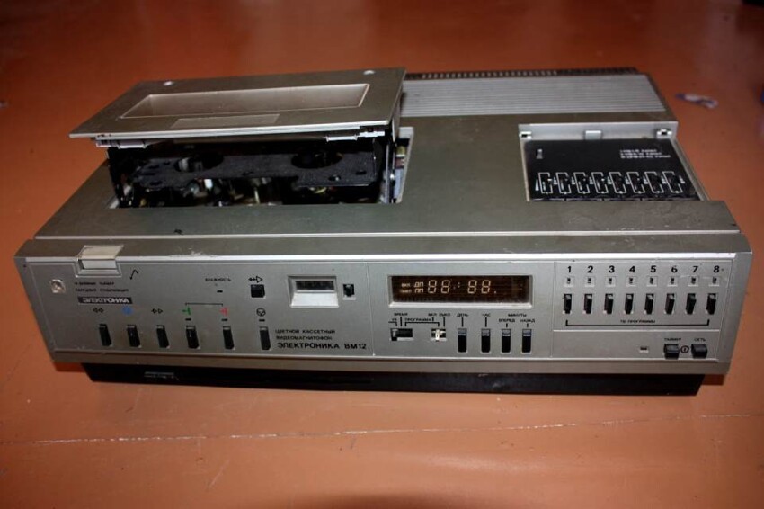 Первые Видеомагнитофон но не только 