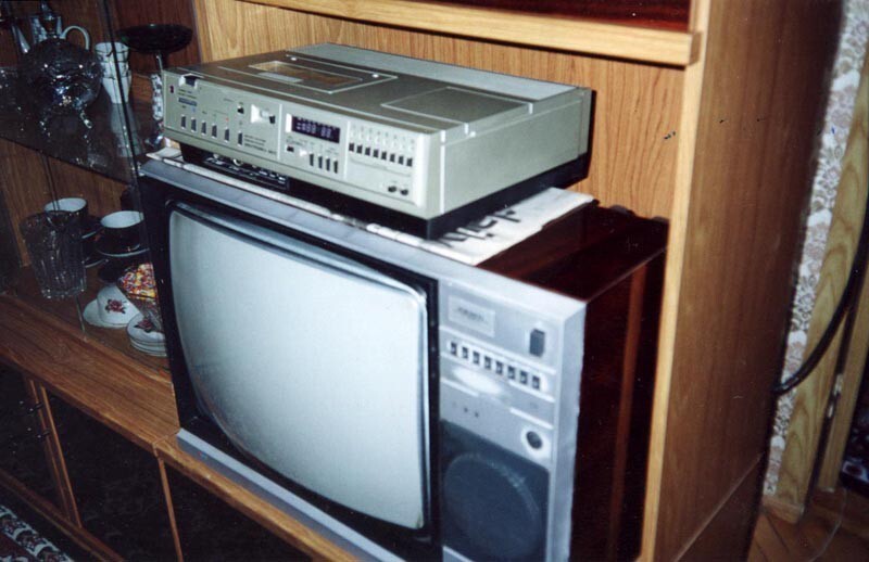 Первые Видеомагнитофон но не только 