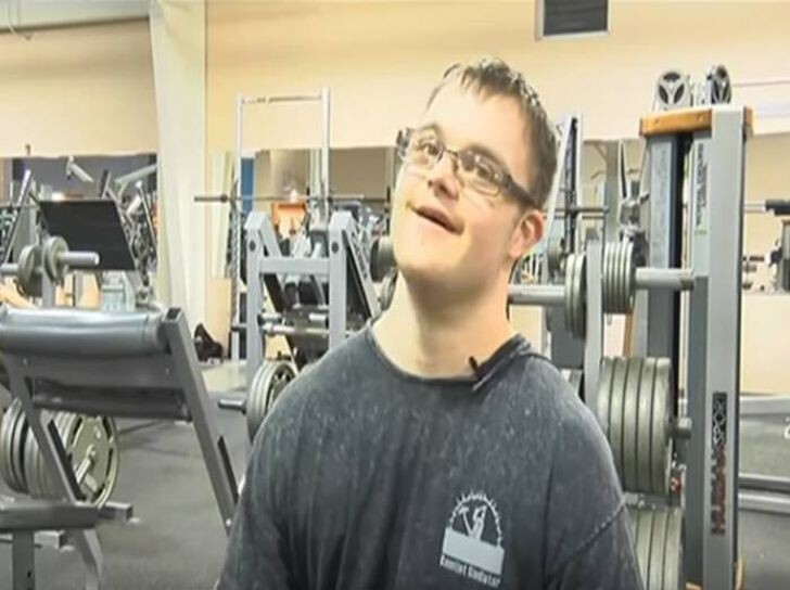 Этот парень с синдромом Дауна сумел изменить себя, чтобы участвовать в конкурсе по бодибилдингу