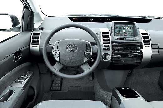 "Идущий впереди" Toyota Prius
