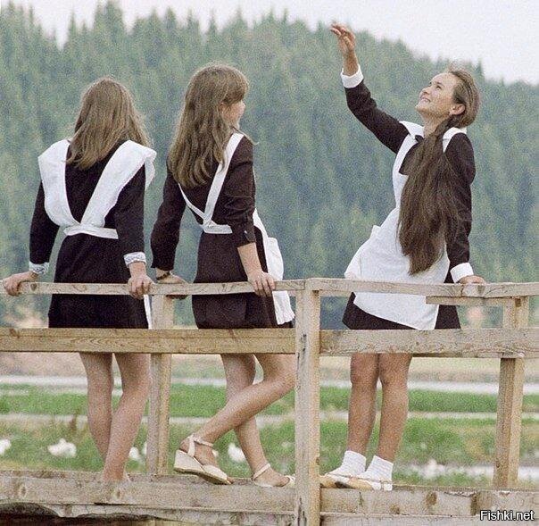 Форменные платья старшеклассниц, 1970-е