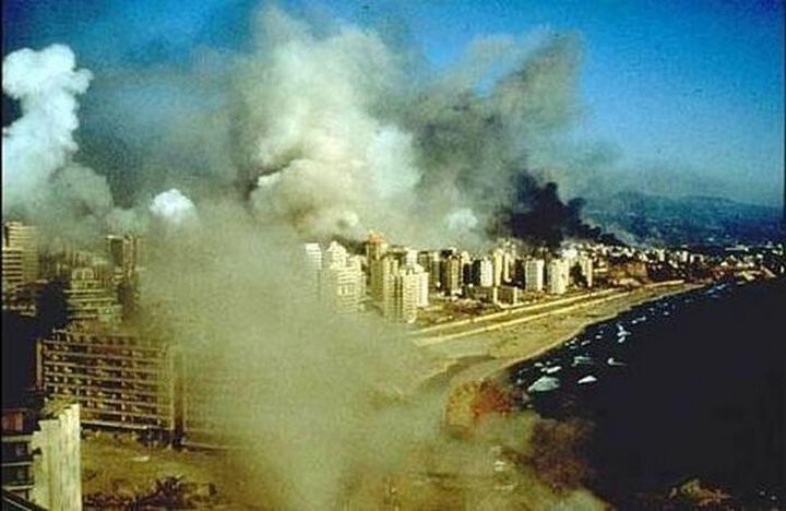 Бейрут горит под ударами израильской авиации и артиллерии, 1982 год.