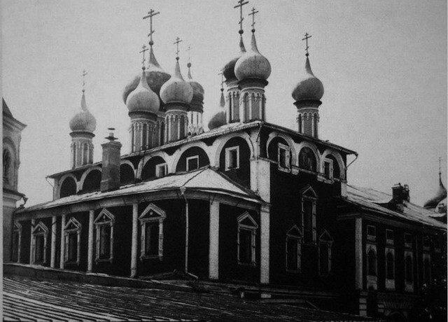 14-й корпус Кремля, Чудов и Вознесенский монастыри.