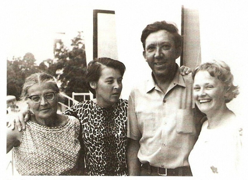 Юрий Никулин с тёщей, супругой и Ниной Гребешковой