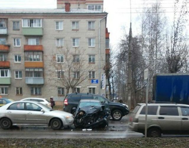 Авария дня. В Рыбинске столкнулись четыре автомобиля